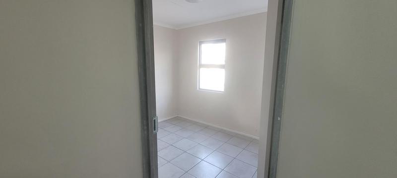 To Let 2 Bedroom Property for Rent in De Almeida Western Cape